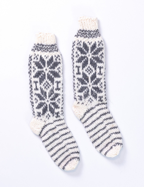 High, thick, white socks with wool filling with a gray, highlander pattern High, thick, white socks with wool filling with a gray, highlander pattern