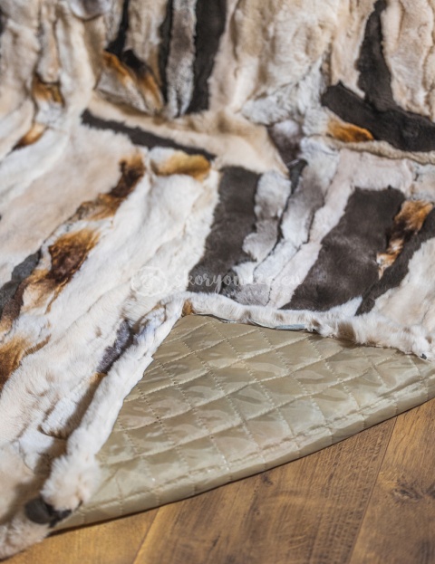 Bedspread made of natural pieces of Rex skins 160x200 cm pudding