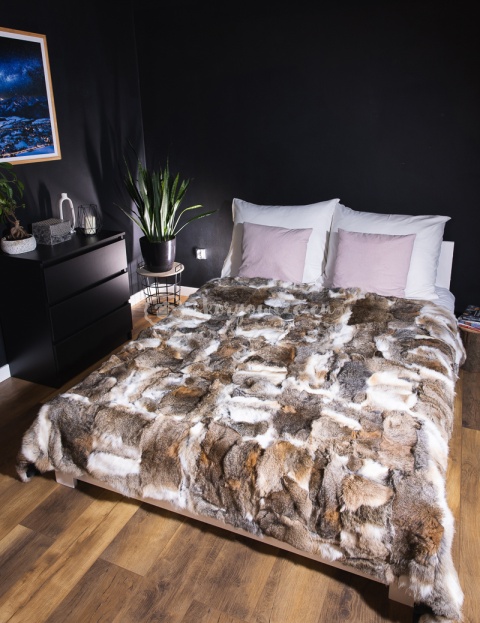 Narzuta dekoracyjna futro z królika 190x190 cm