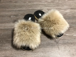 Klapki futrzane pantofle sztuczne futerko / beżowe