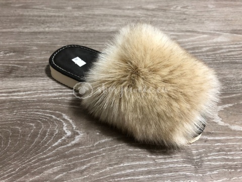 Klapki futrzane pantofle sztuczne futerko / beżowe