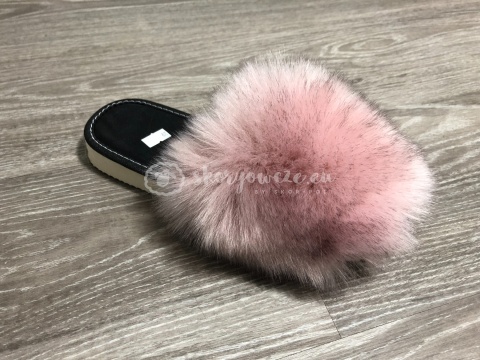 Klapki futrzane pantofle sztuczne futerko / brudny róż