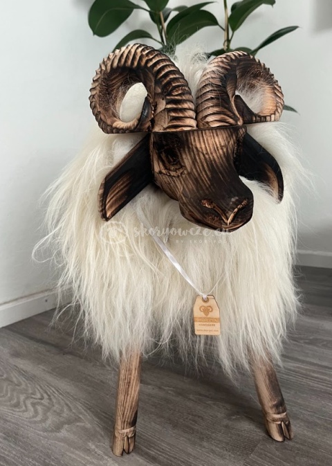 Krzesło - baran dekoracyjny / biały / opalany