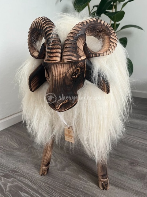 Krzesło - baran dekoracyjny / biały / opalany