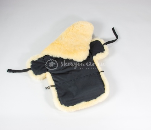 Wkładka do fotelika z zapięciem / Czarna